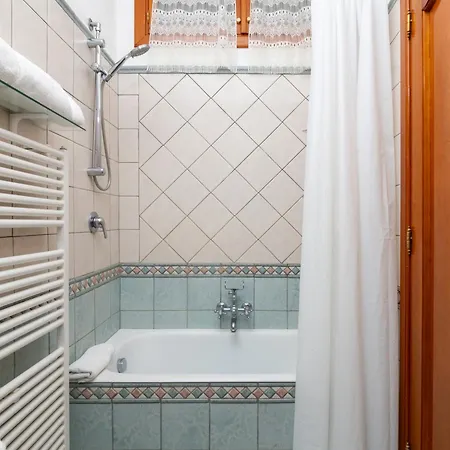 Casa Sara In Costiera Amalfitana Arola (Campania)